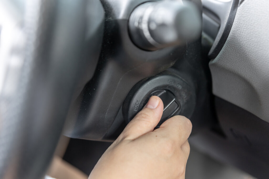 ¿Se me exigirá que obtenga un dispositivo de bloqueo (interlock) en mi auto después de un DWI en Houston? Todo lo que debe saber sobre DWI y bloqueos de encendido. 