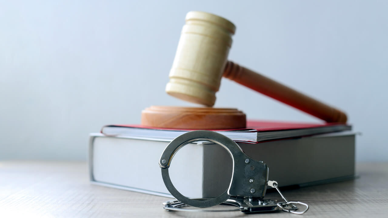 ¿Cómo se clasifican las drogas en las leyes de Houston?