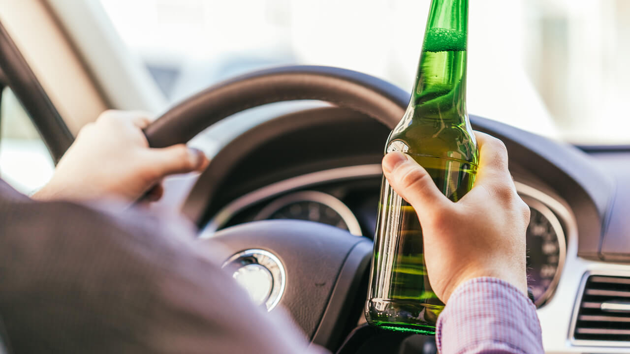 ¿Cuál es la multa por manejar ebrio en Estados Unidos?